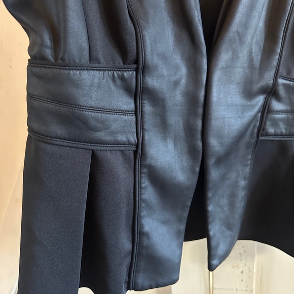 Bisou Bisou Black Peplum Blazer - Picture 4 of 6